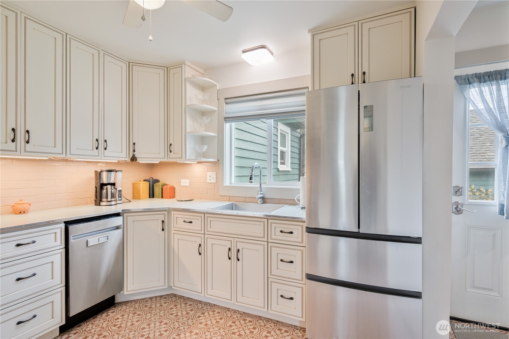 3515 Columbia Heights Road Longview, WA 98632 - Photo 9 of 29