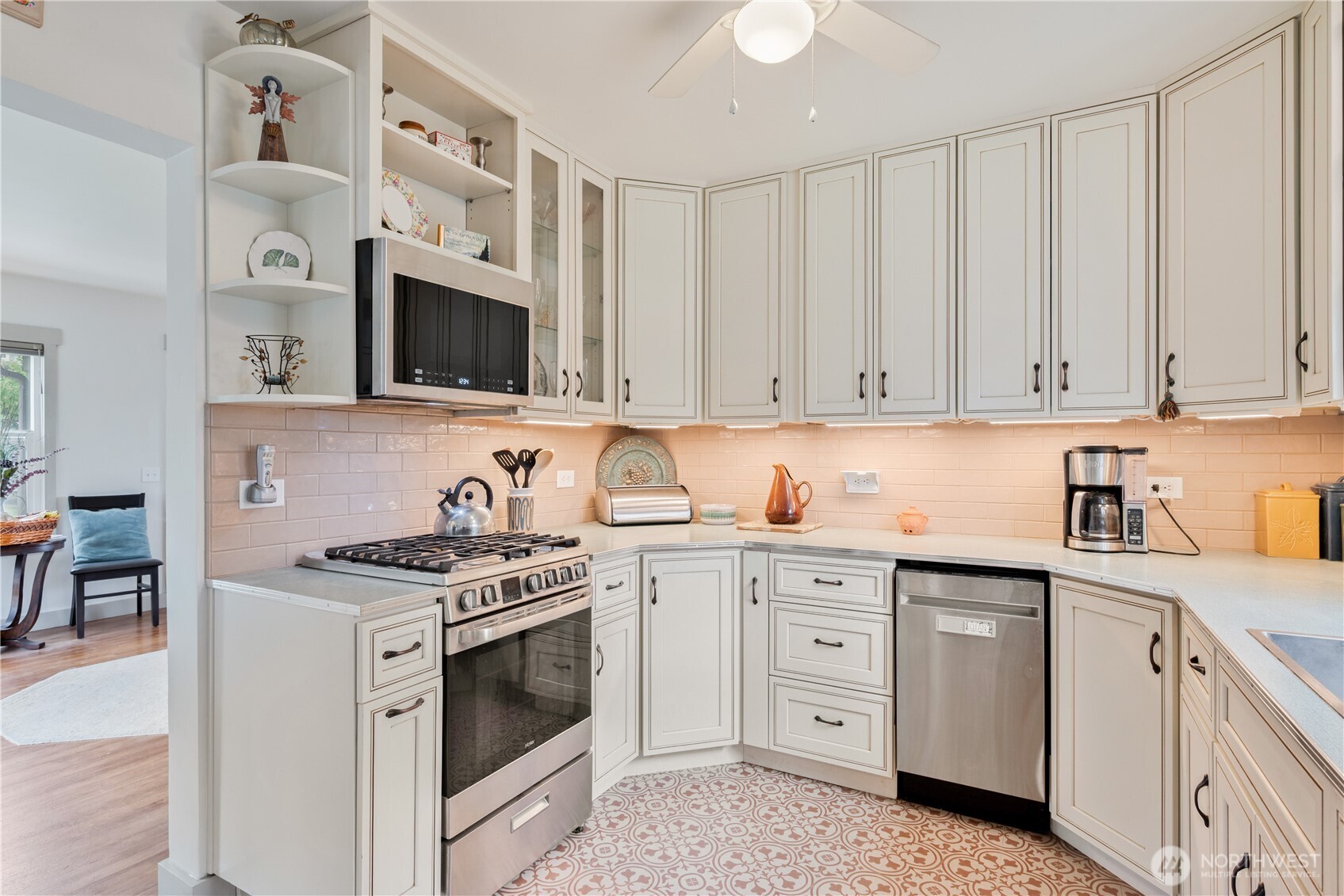 3515 Columbia Heights Road Longview, WA 98632 - Photo 10 of 29