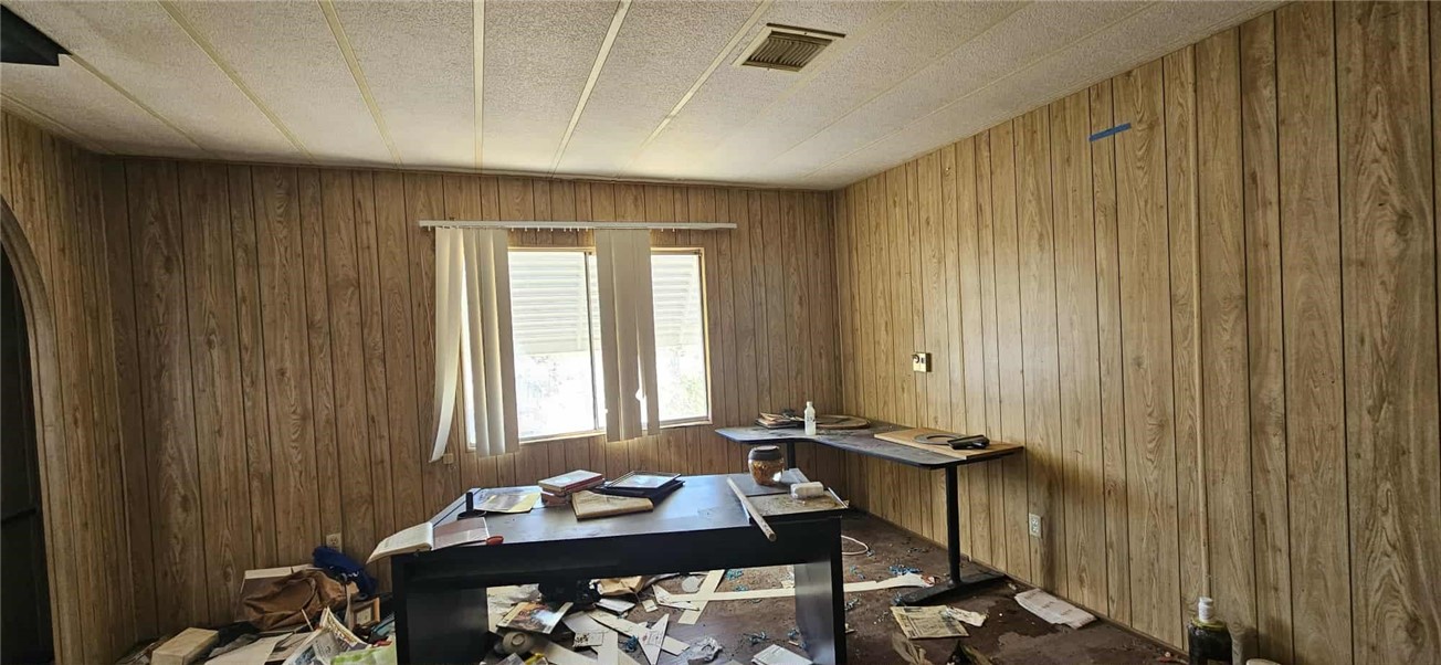 7535 Camp Rock Road Lucerne Valley, CA 92356 - Photo 13 of 62 a room with furniture and window