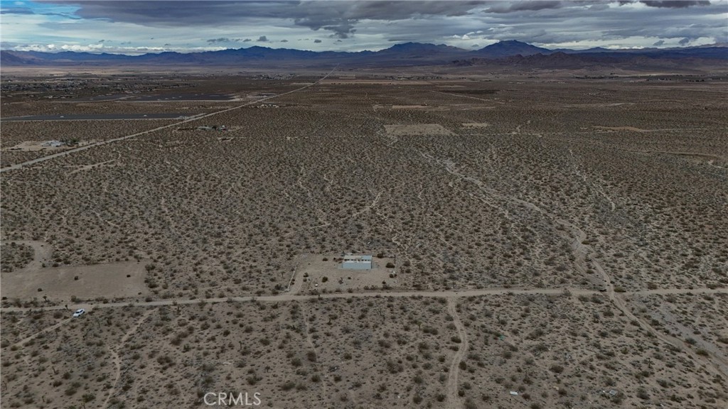 7535 Camp Rock Road Lucerne Valley, CA 92356 - Photo 57 of 62 a bathroom with a shower