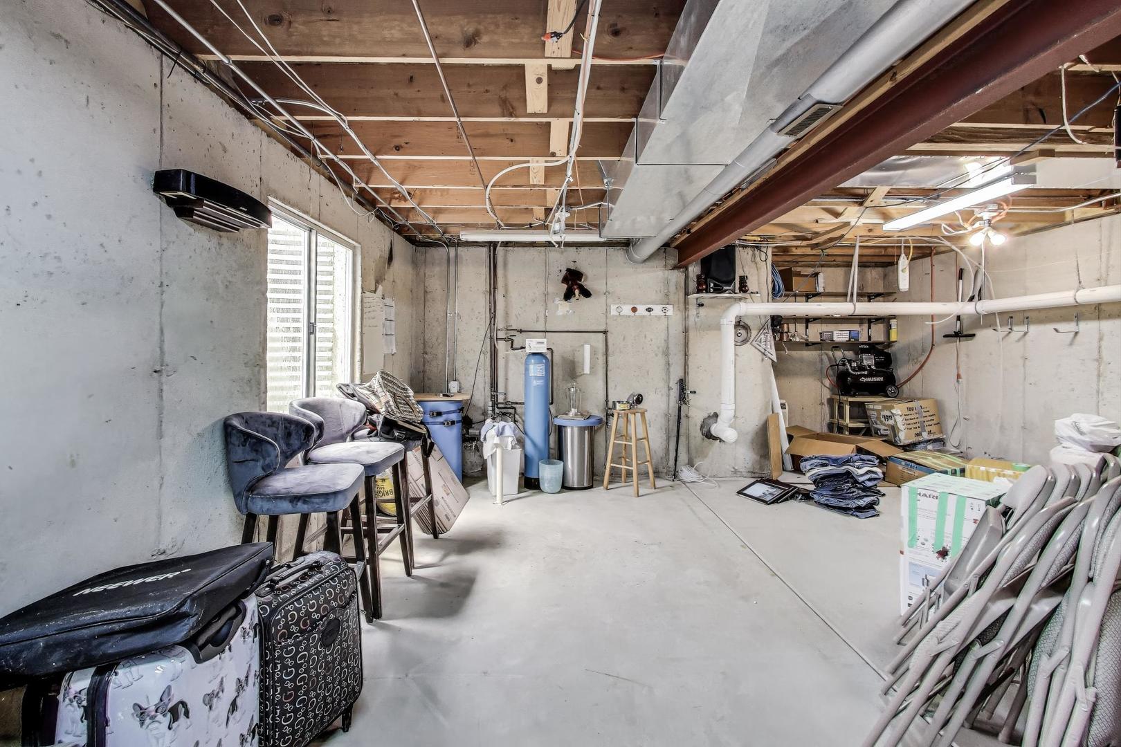 487 Anna Lane Romeoville, IL 60446 - Photo 27 of 38 a view of a room with gym equipment