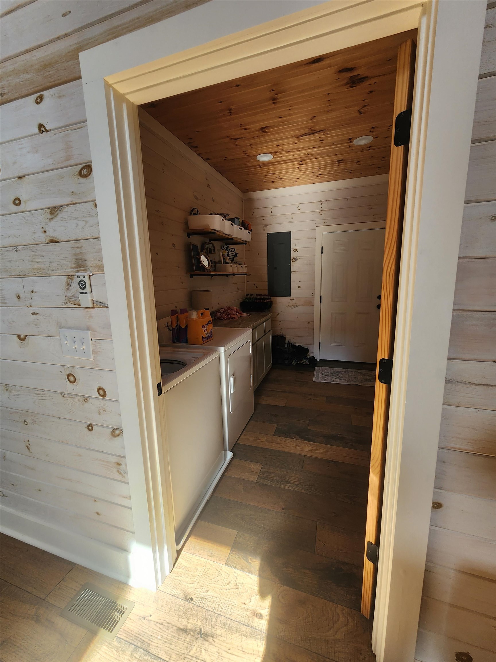 540 Muscatel Lane Counce, TN 38326 - Photo 10 of 35 a hallway with cabinets