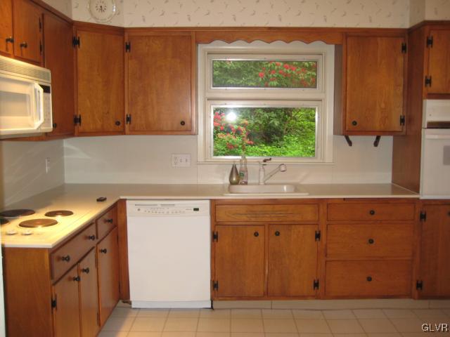 410 Bierys Bridge Road Bethlehem, PA 18017 - Photo 9 of 32 Gallery Image 9