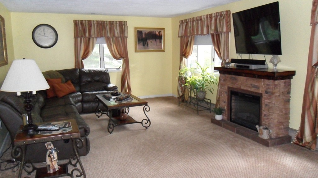 12 Fredrickson Road Billerica, MA 01821 - Photo 5 of 30