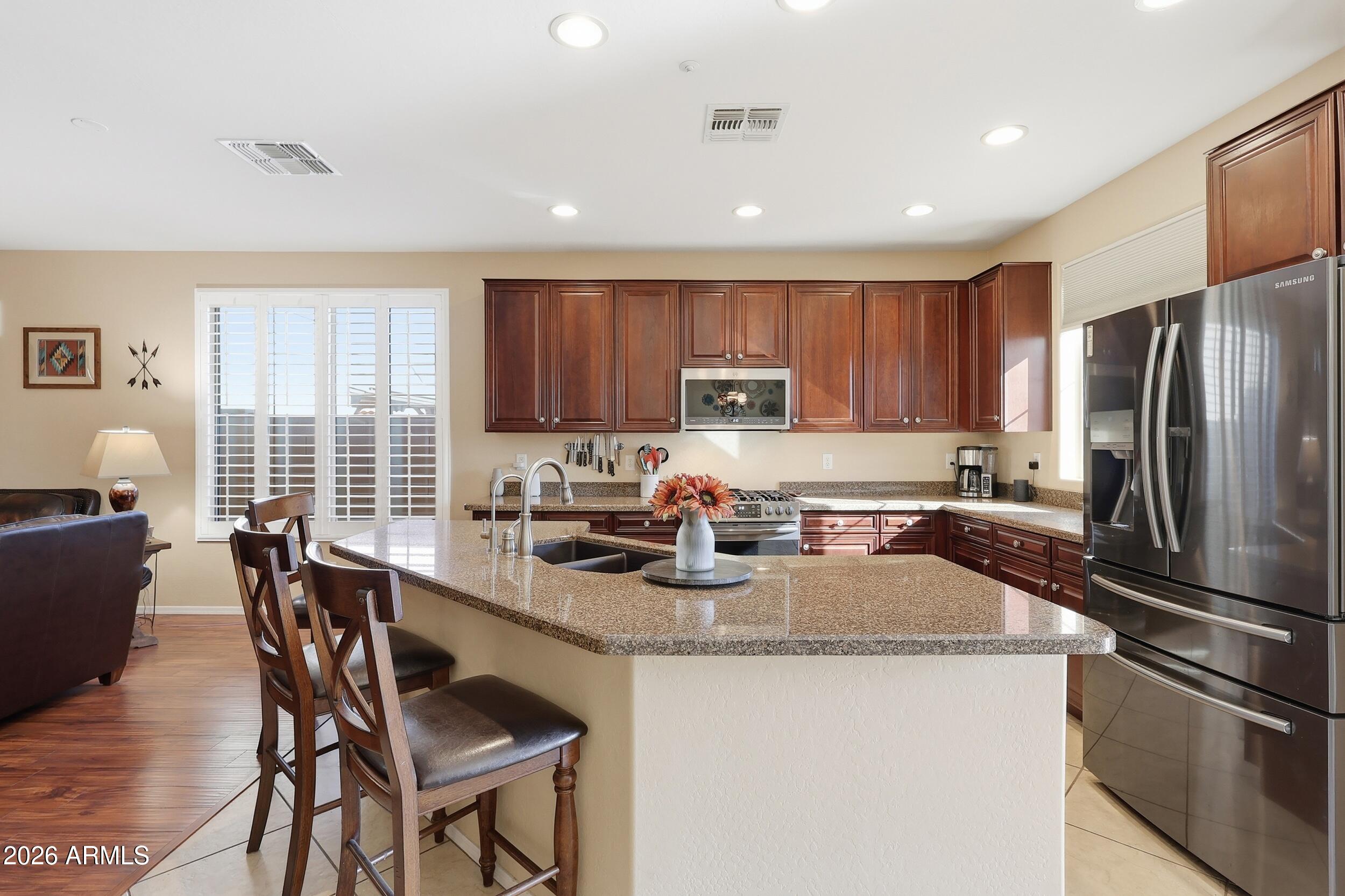 7451 West Montgomery Road Peoria, AZ 85383 - Photo 9 of 43 16_img_3710