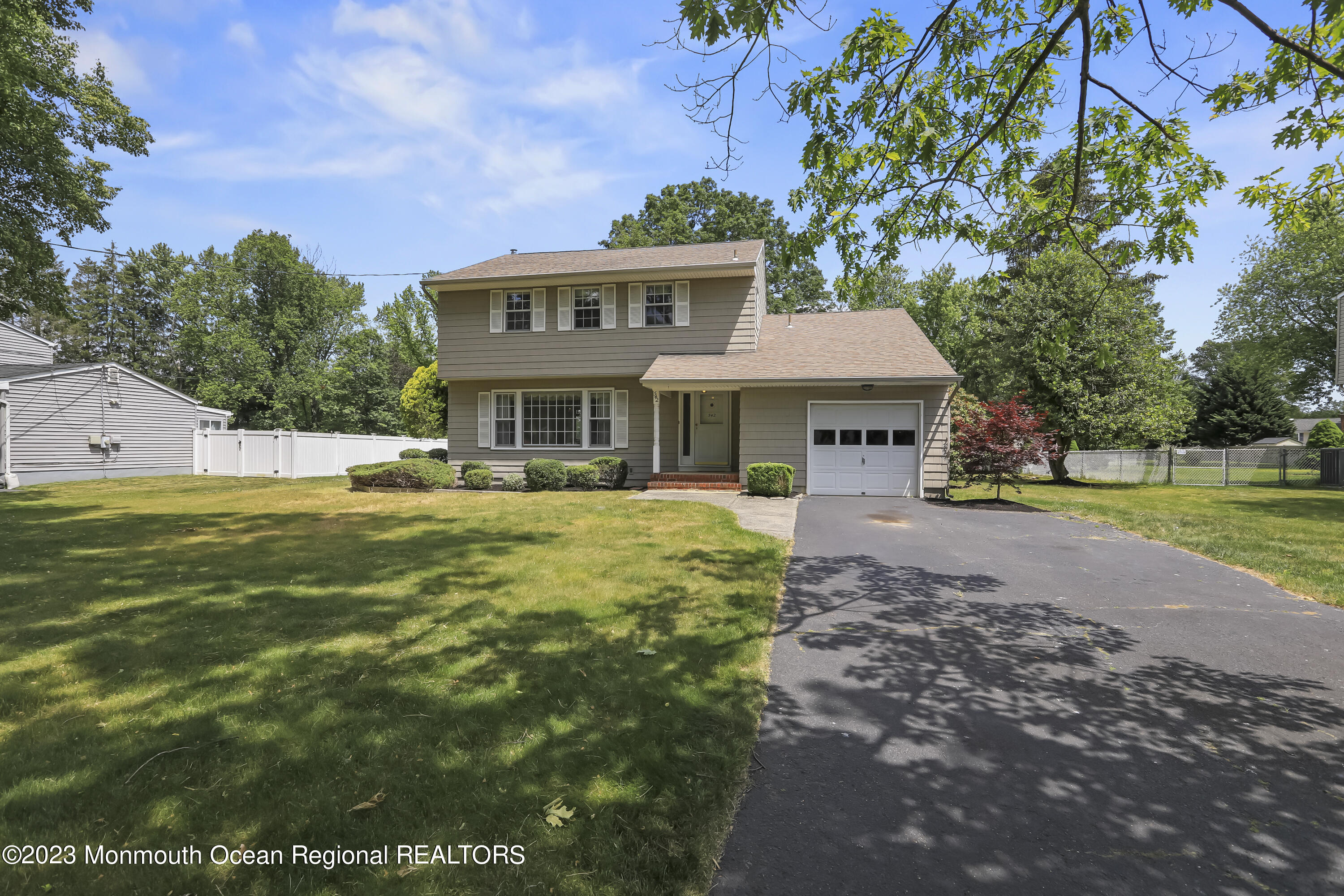 542 Dutch Neck Road East Windsor, NJ 08520 - Photo 4 of 47 5W5A1820