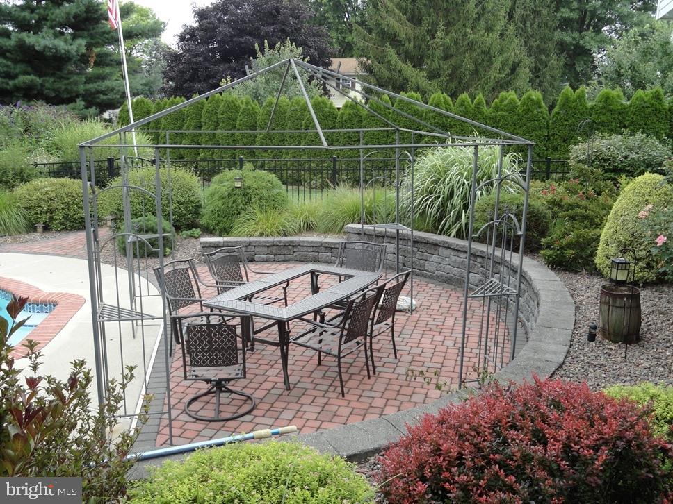 532 Hummingbird Drive Lititz, PA 17543 - Photo 14 of 24