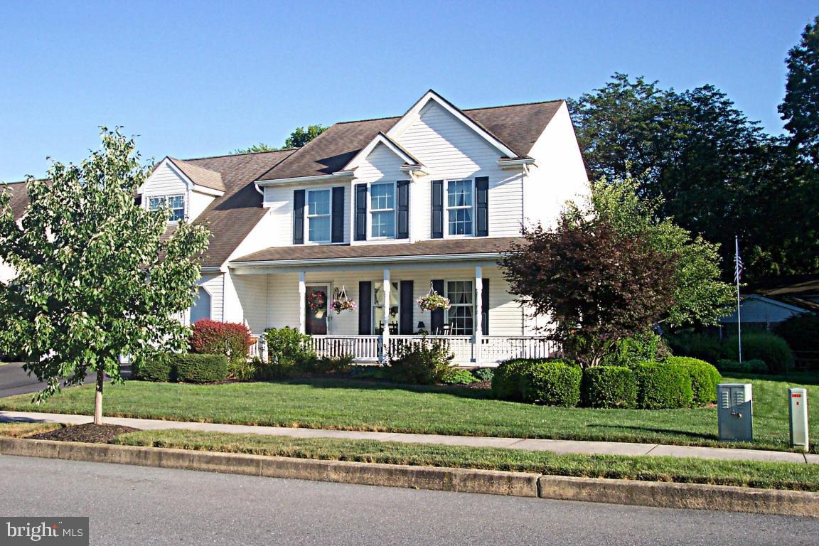 532 Hummingbird Drive Lititz, PA 17543 - Photo 3 of 24