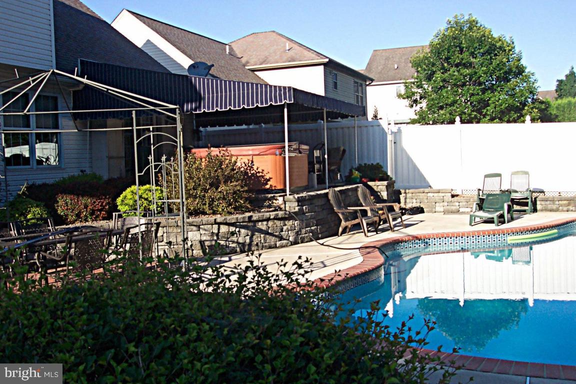532 Hummingbird Drive Lititz, PA 17543 - Photo 5 of 24