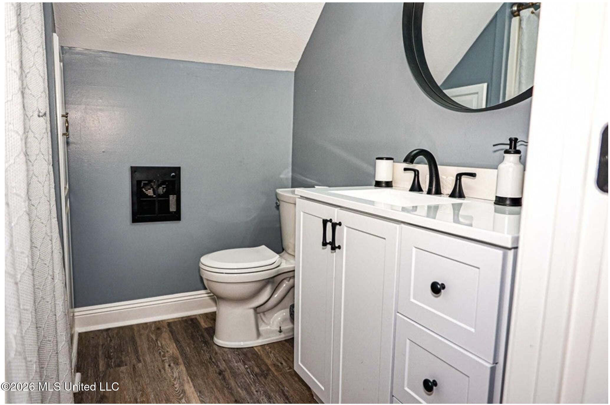 3004 Delaware Avenue McComb, MS 39648 - Photo 22 of 28 Upstairs Bathroom