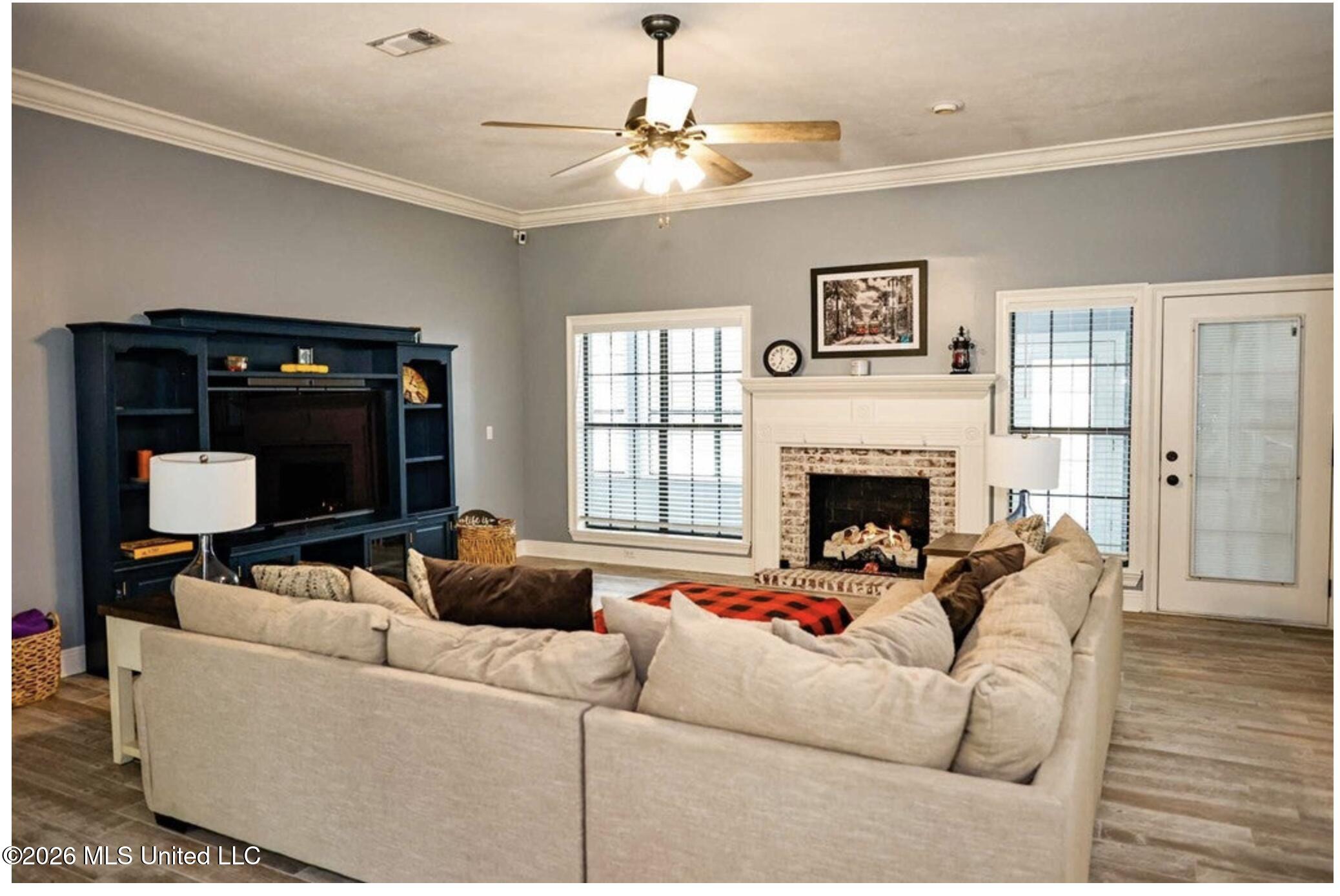 3004 Delaware Avenue McComb, MS 39648 - Photo 4 of 28 Living room