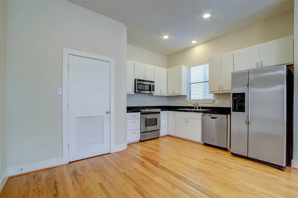 $2,200 | 5813 Darling Street, Unit C, Houston, TX 77007