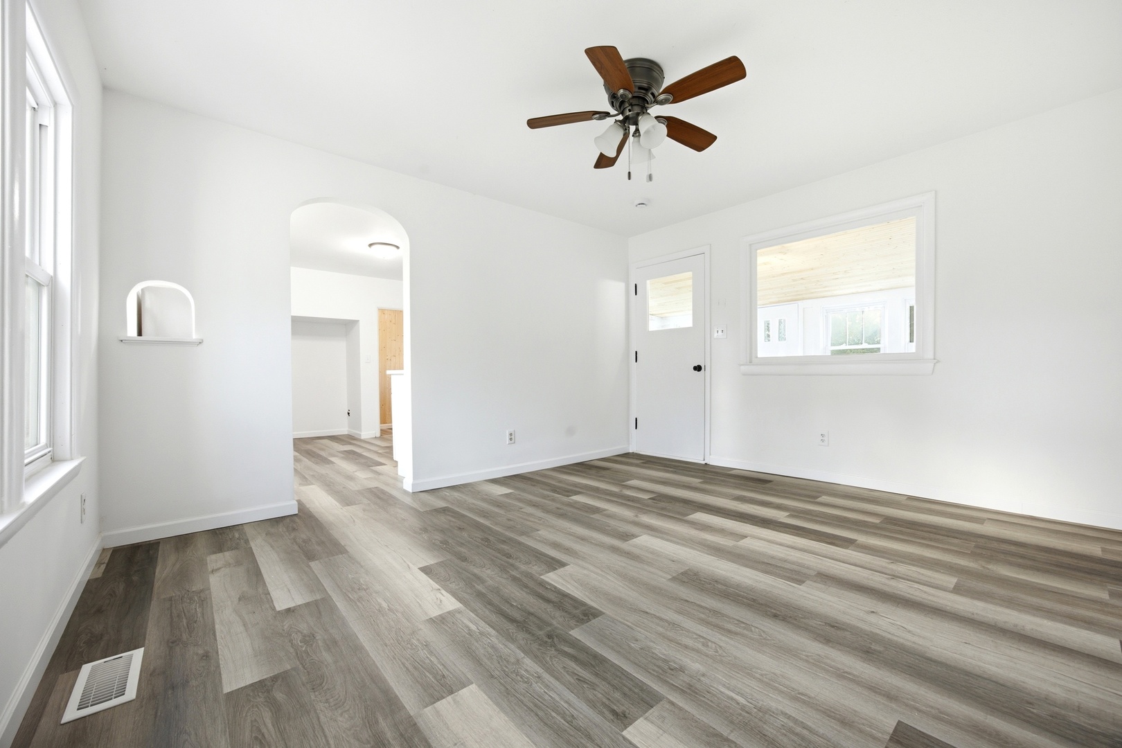 22418 Oak Grove Road Harvard, IL 60033 - Photo 6 of 38