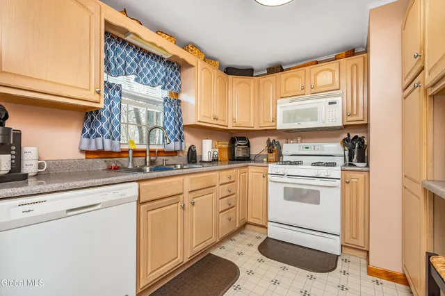 $279,000 | 73 Thatcher Street, Bethlehem, NY 12158