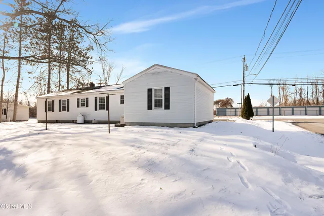 $279,000 | 73 Thatcher Street, Bethlehem, NY 12158