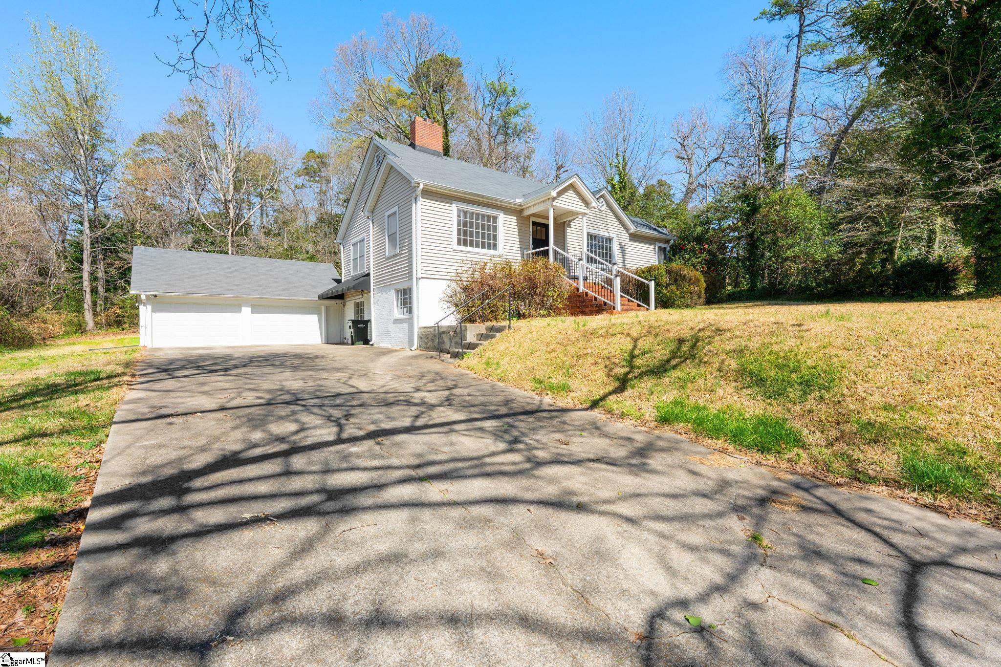 201 Augusta Street Easley, SC 29640 - Photo 2 of 26