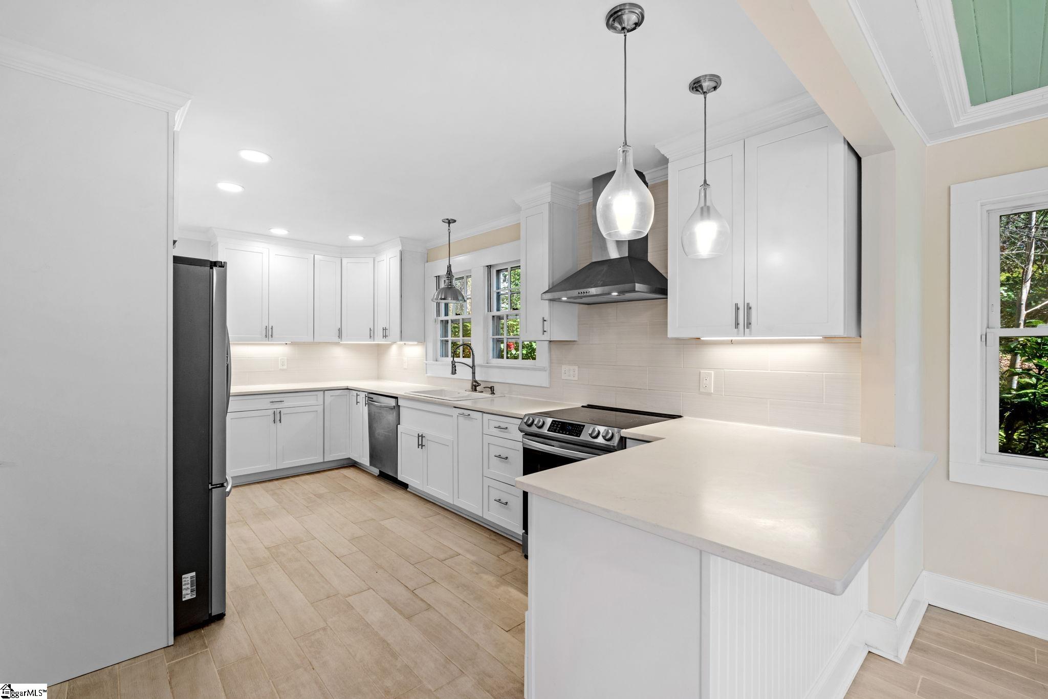 201 Augusta Street Easley, SC 29640 - Photo 6 of 26