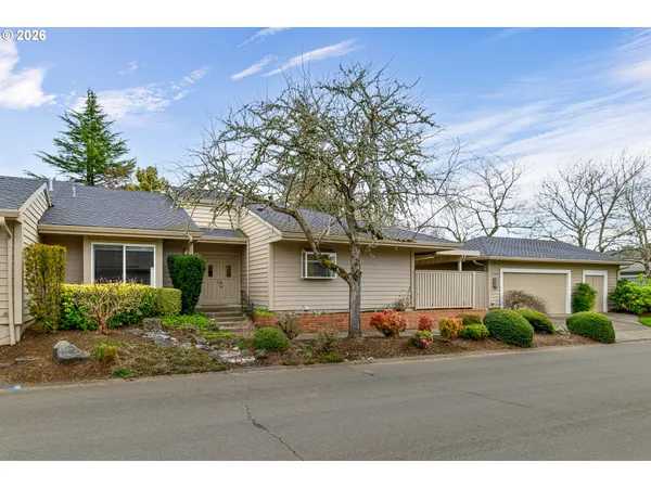 $735,000 | 32400 Southwest Arbor Lake Drive, Wilsonville, OR 97070