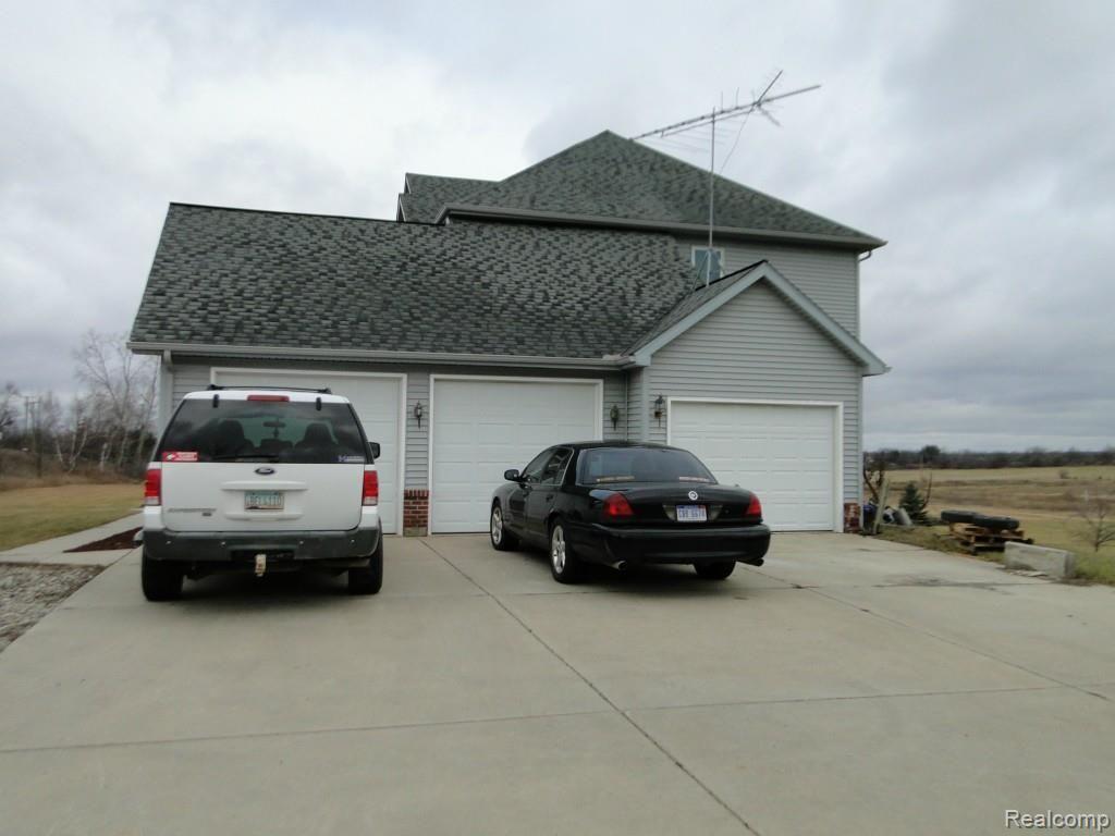 1802 Millville Road Lapeer, MI 48446 - Photo 30 of 38 3 Car Garage