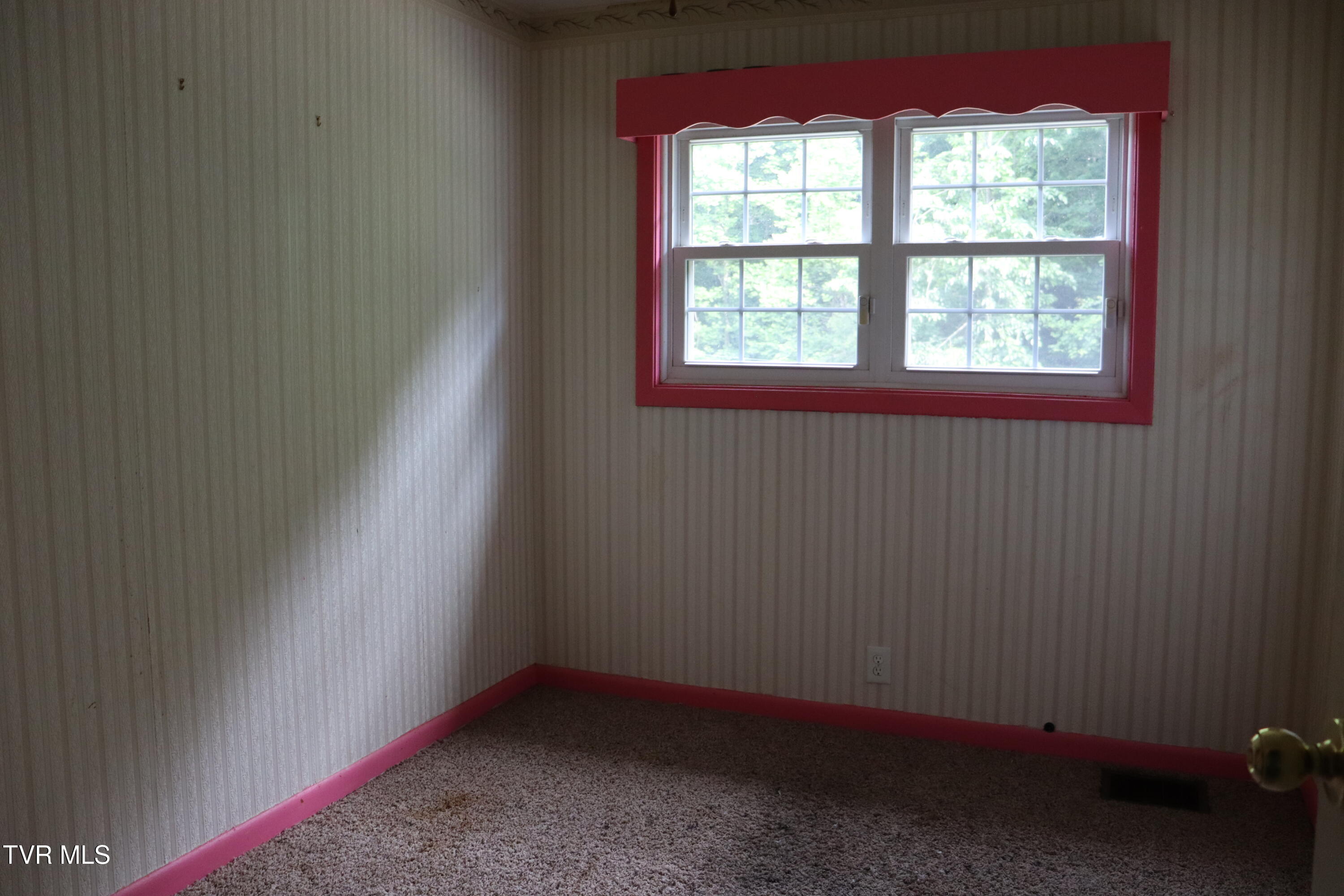 1020 Steep Fork Road Grundy, VA 24614 - Photo 23 of 30 IMG_1115
