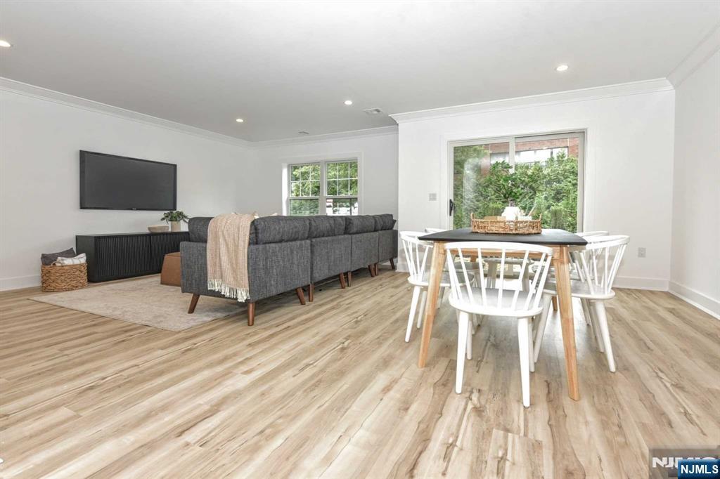 120 Collignon Way, Unit 120 River Vale, NJ 07675 - Photo 4 of 38