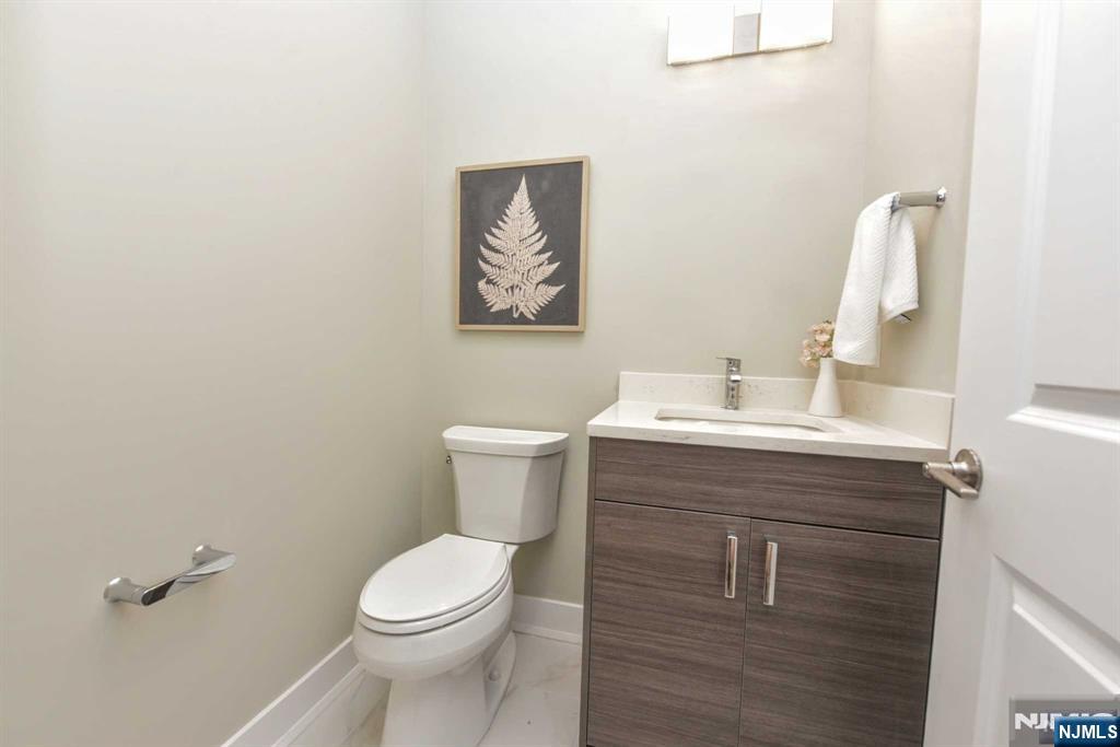 120 Collignon Way, Unit 120 River Vale, NJ 07675 - Photo 9 of 38