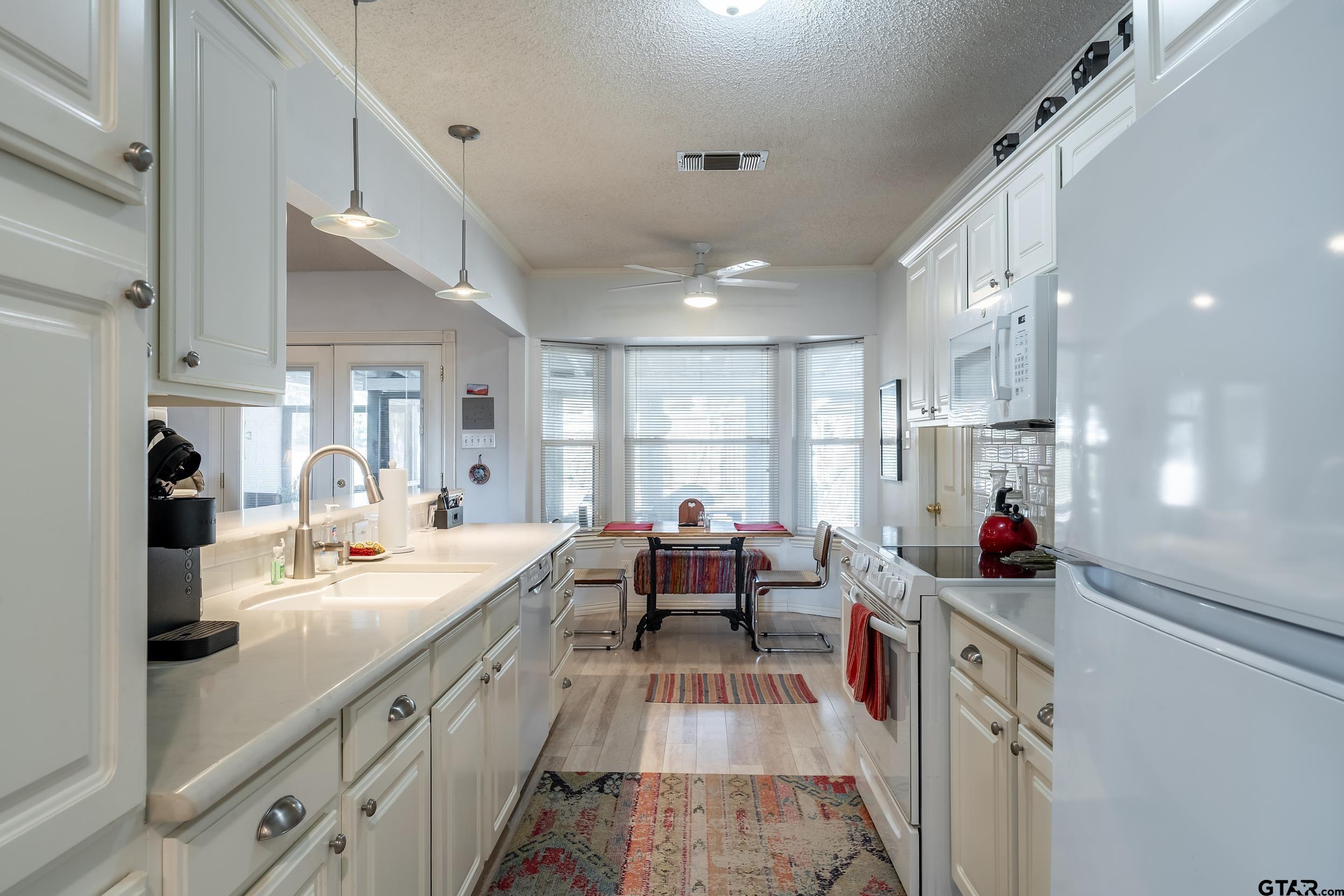 15004 Hillview Road Tyler, TX 75703 - Photo 12 of 48