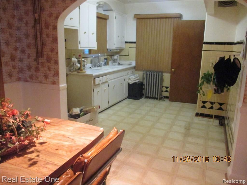 16656 Parkside Street Detroit, MI 48221 - Photo 23 of 33 IMG_1919.JPG