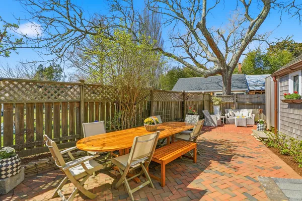 $3,595,000 | 3 Cottage Court, Nantucket, MA 02554