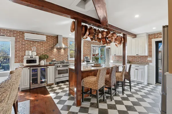 $3,595,000 | 3 Cottage Court, Nantucket, MA 02554