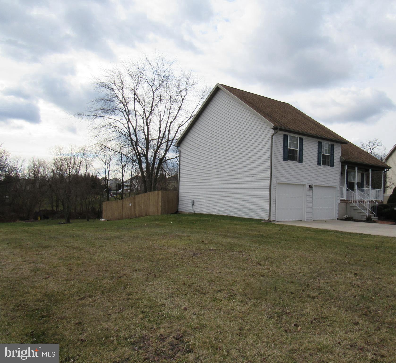 1060 Gora Road South York, PA 17404 - Photo 4 of 25 Gallery Image 4