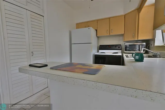 $99,500 | 2222 Taylor Street, Unit 11, Hollywood, FL 33020