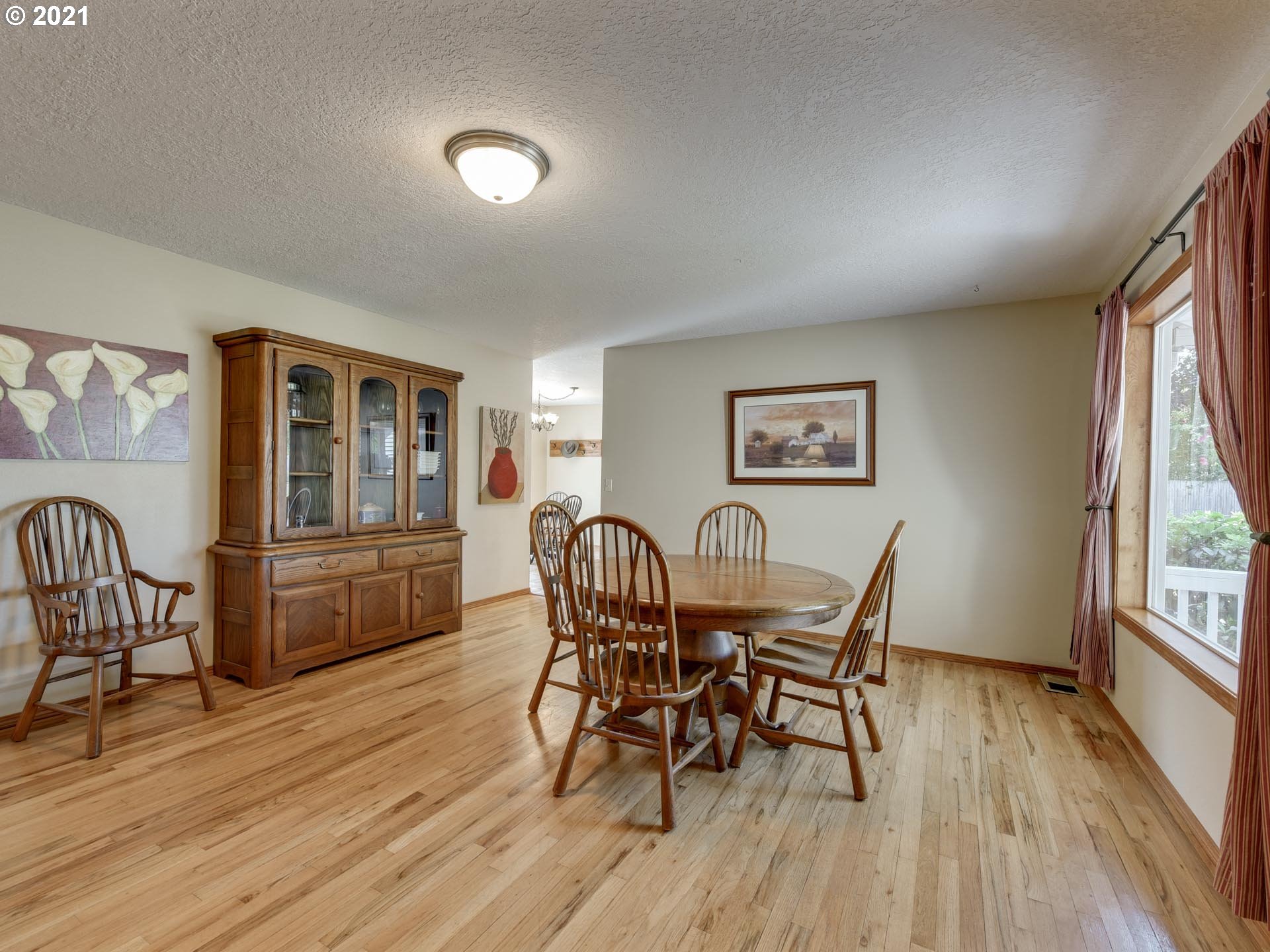 24040 Northeast Dillon Road Newberg, OR 97132 - Photo 7 of 32 Gallery Image 7