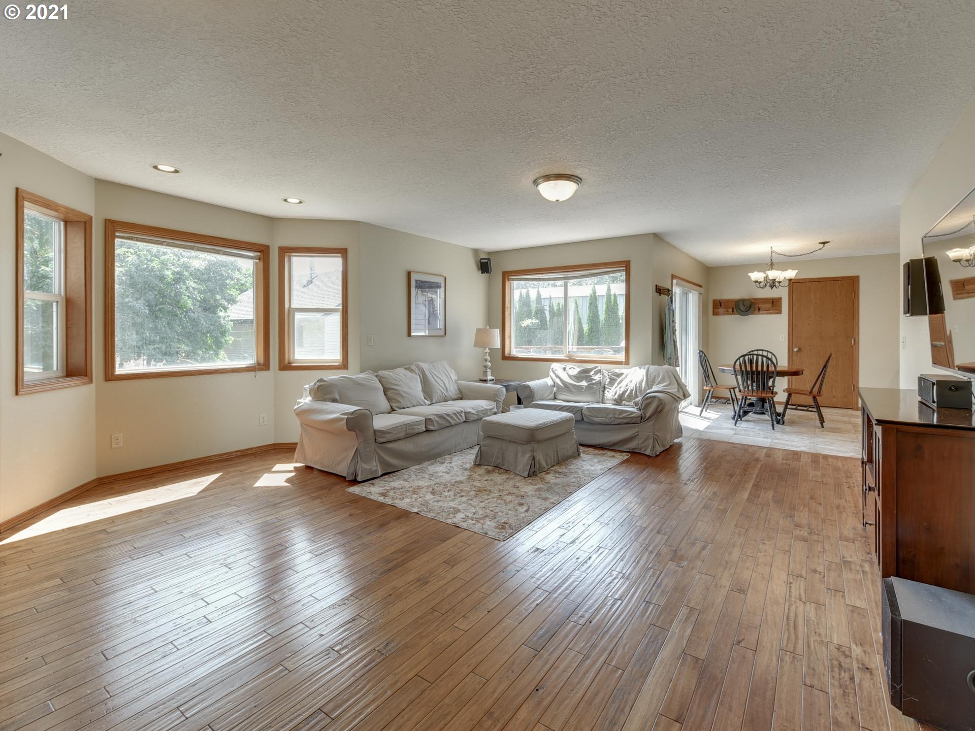 24040 Northeast Dillon Road Newberg, OR 97132 - Photo 9 of 32 Gallery Image 9