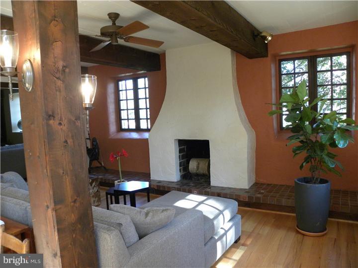 400 Riverview Road Swarthmore, PA 19081 - Photo 5 of 25 Living Room