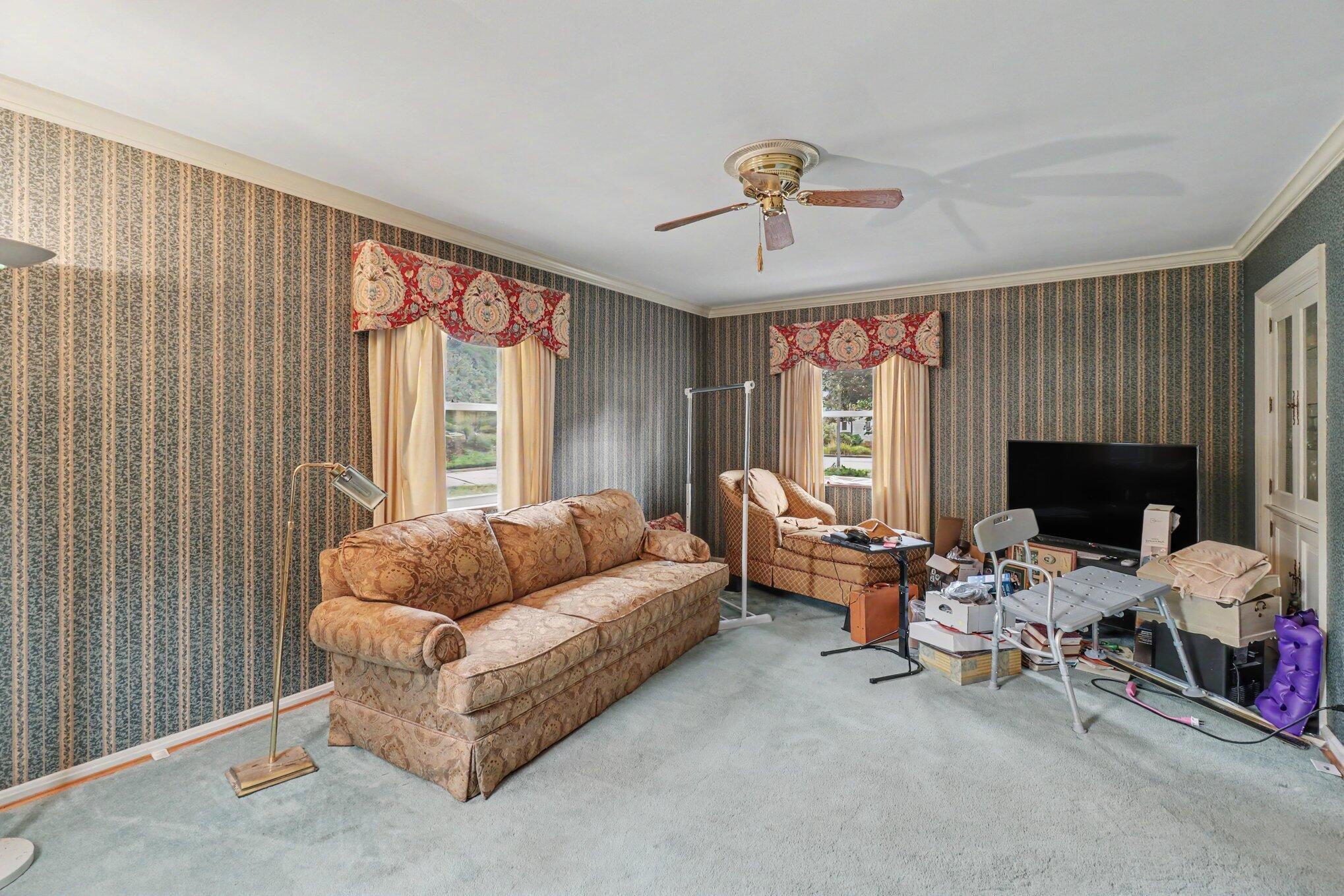 1027 Lawton Road Covington, KY 41011 - Photo 8 of 38 010_file_5686