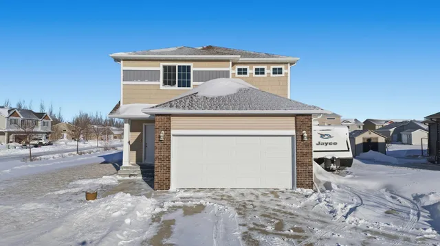 $380,000 | 1504 36th Avenue South, Moorhead, MN 56560