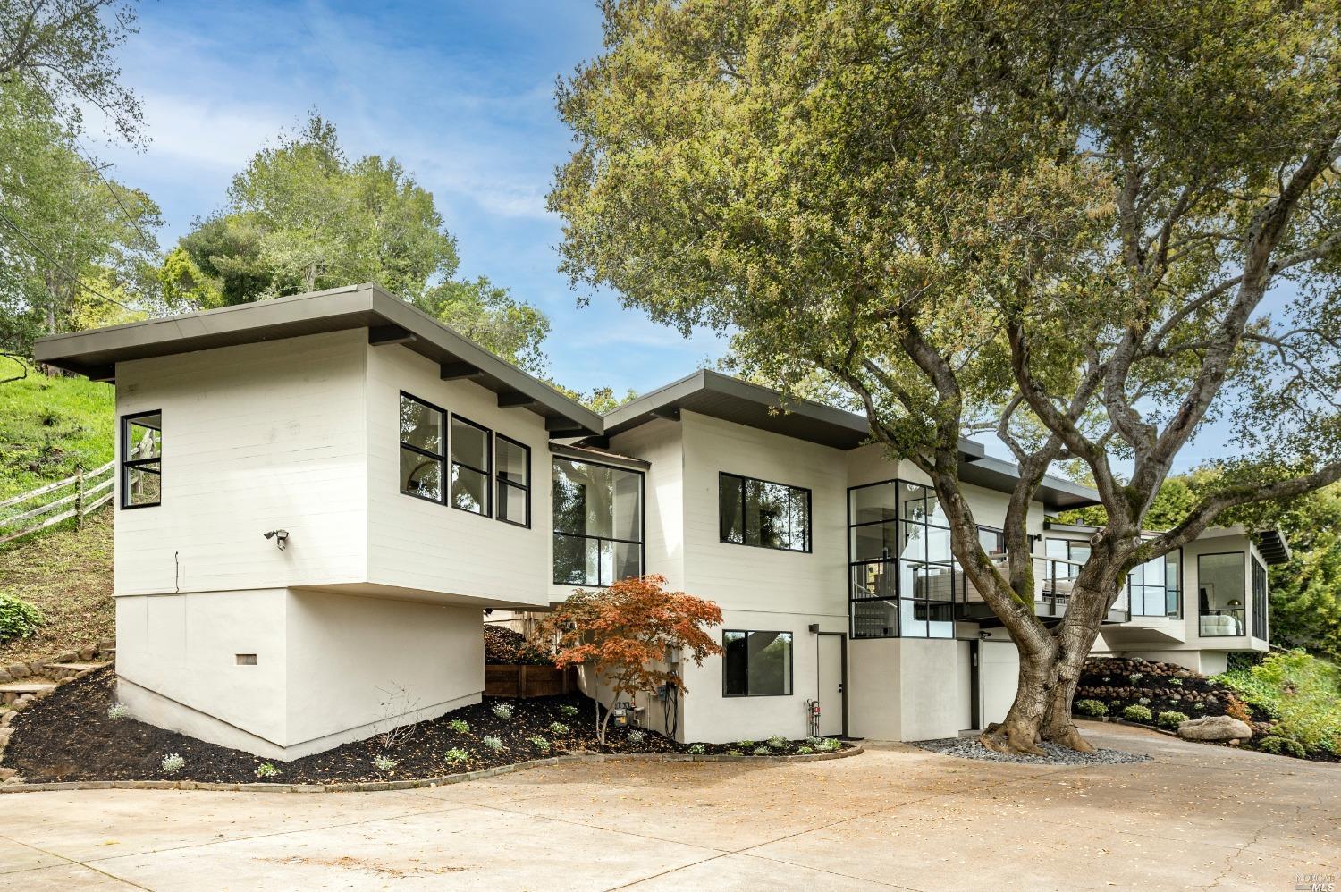 14 Grace Court, Corte Madera, CA 94925 Compass