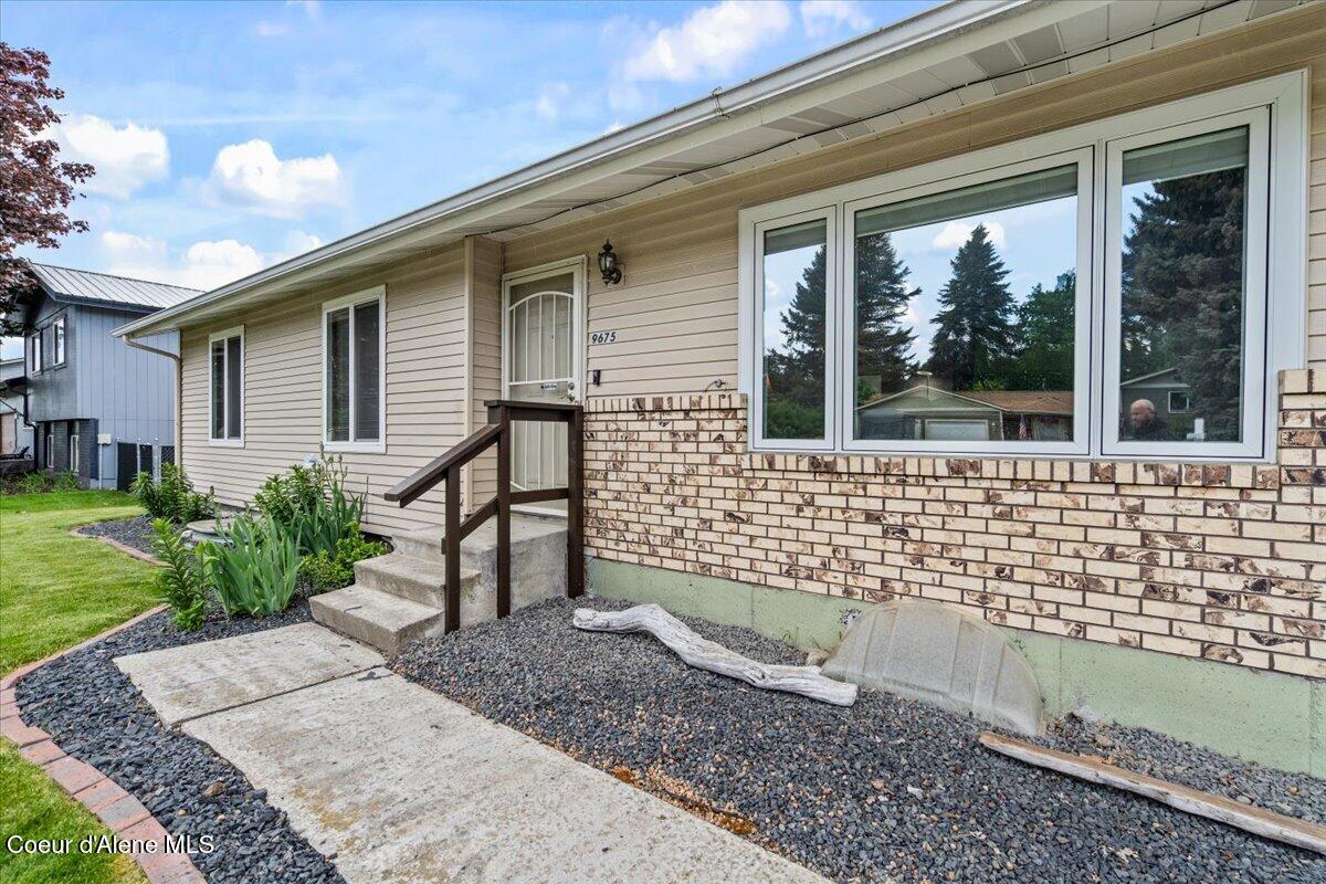 9675 North Valley Way Hayden, ID 83835 - Photo 1 of 50 05-Front Entrance