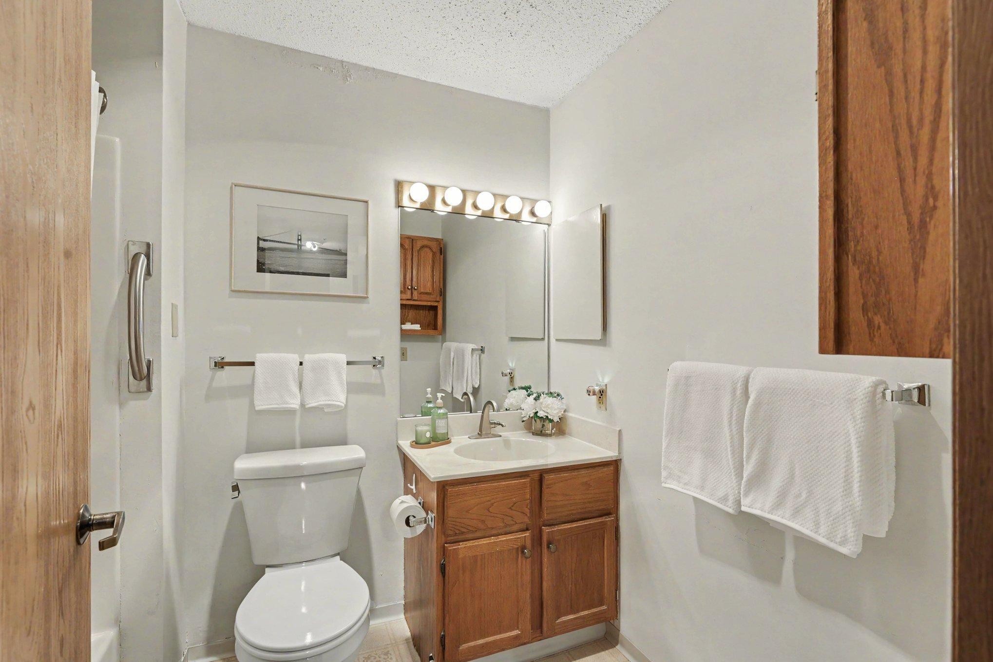 500 County B Road West, Unit 204 Roseville, MN 55113 - Photo 11 of 25 Gallery Image 11