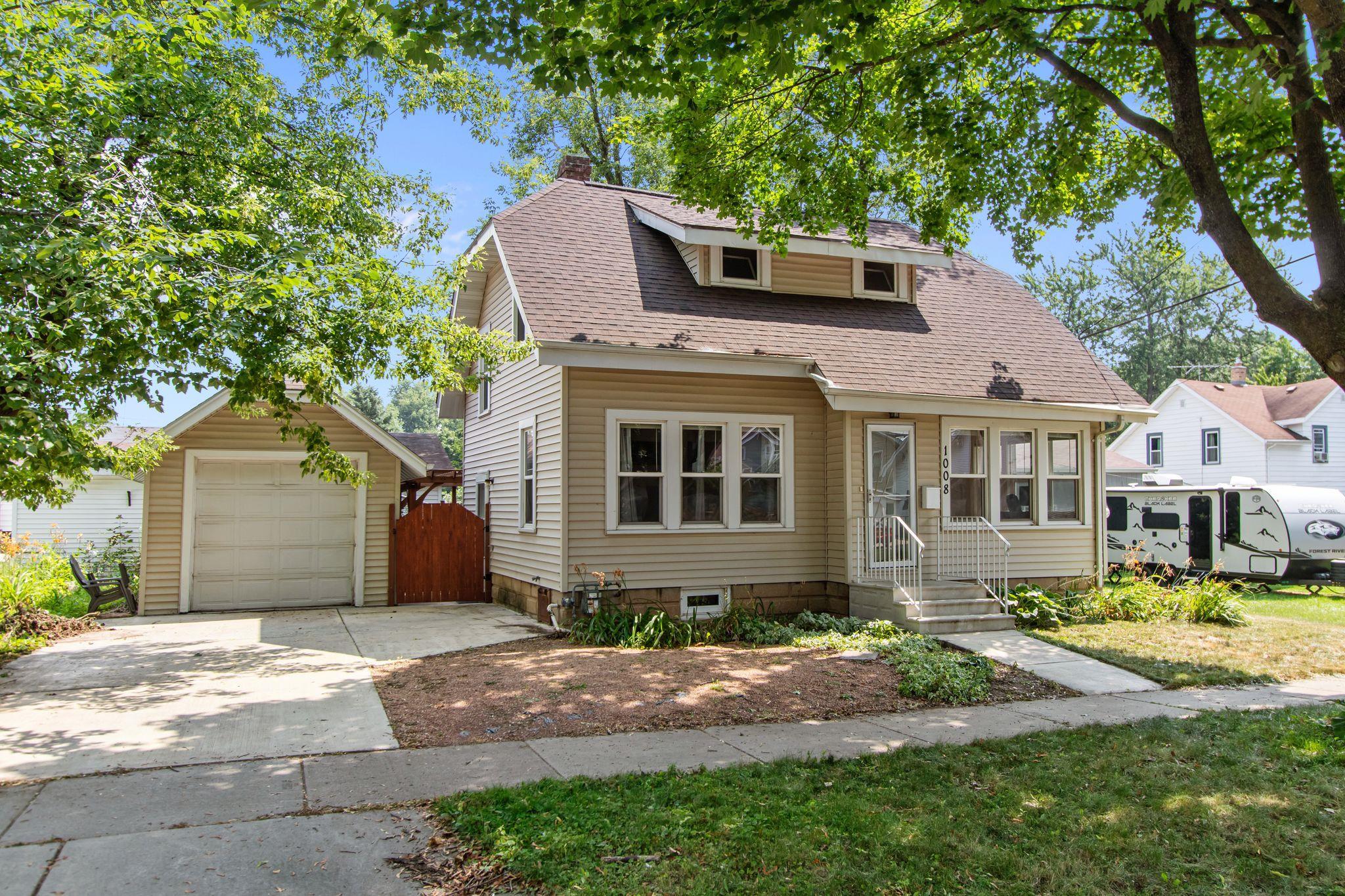1008 North Bennett Street Appleton, WI 54914 - Photo 1 of 1 Gallery Image 1