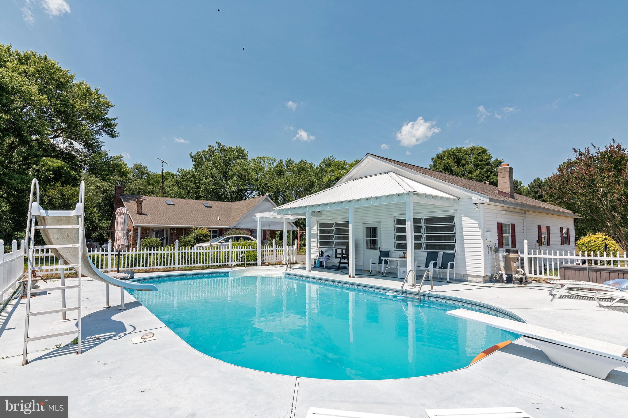 4657 Maiden Forest Road Rhodesdale, MD 21659 - Photo 10 of 32 Poolside Crab Room Conveniently Located