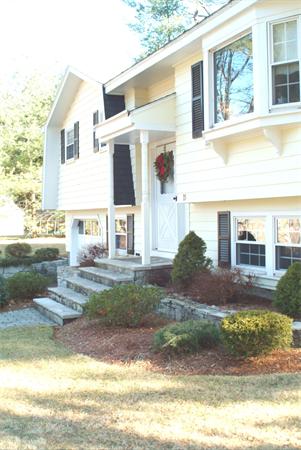35 Burnham Road Billerica, MA 01862 - Photo 3 of 22 Gallery Image 3