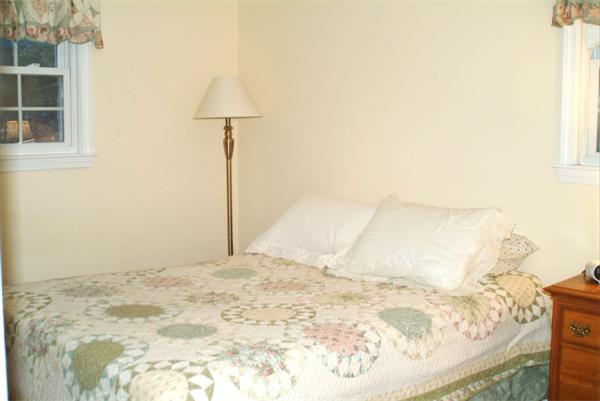 35 Burnham Road Billerica, MA 01862 - Photo 4 of 22 Gallery Image 4