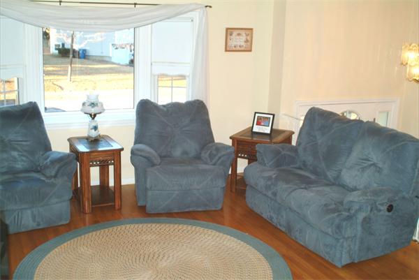 35 Burnham Road Billerica, MA 01862 - Photo 8 of 22 Gallery Image 8
