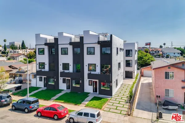 $5,695 | 4830 1/2 Pickford Street, Los Angeles, CA 90019