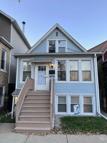 $575,000 | 2830 West Wellington Avenue, Chicago, IL 60618