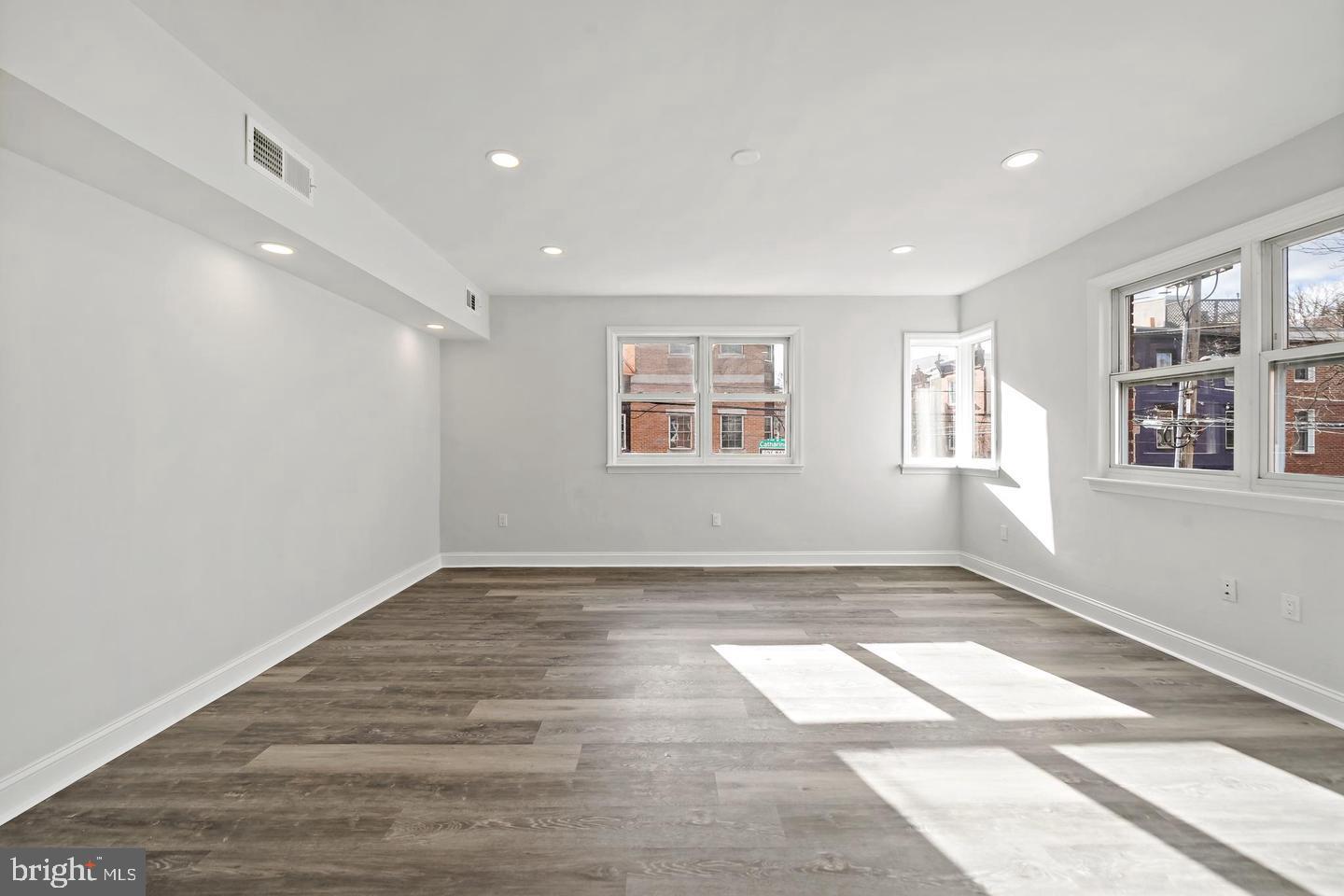 785 South 6th Street Philadelphia, PA 19147 - Photo 3 of 20 Gallery Image 3