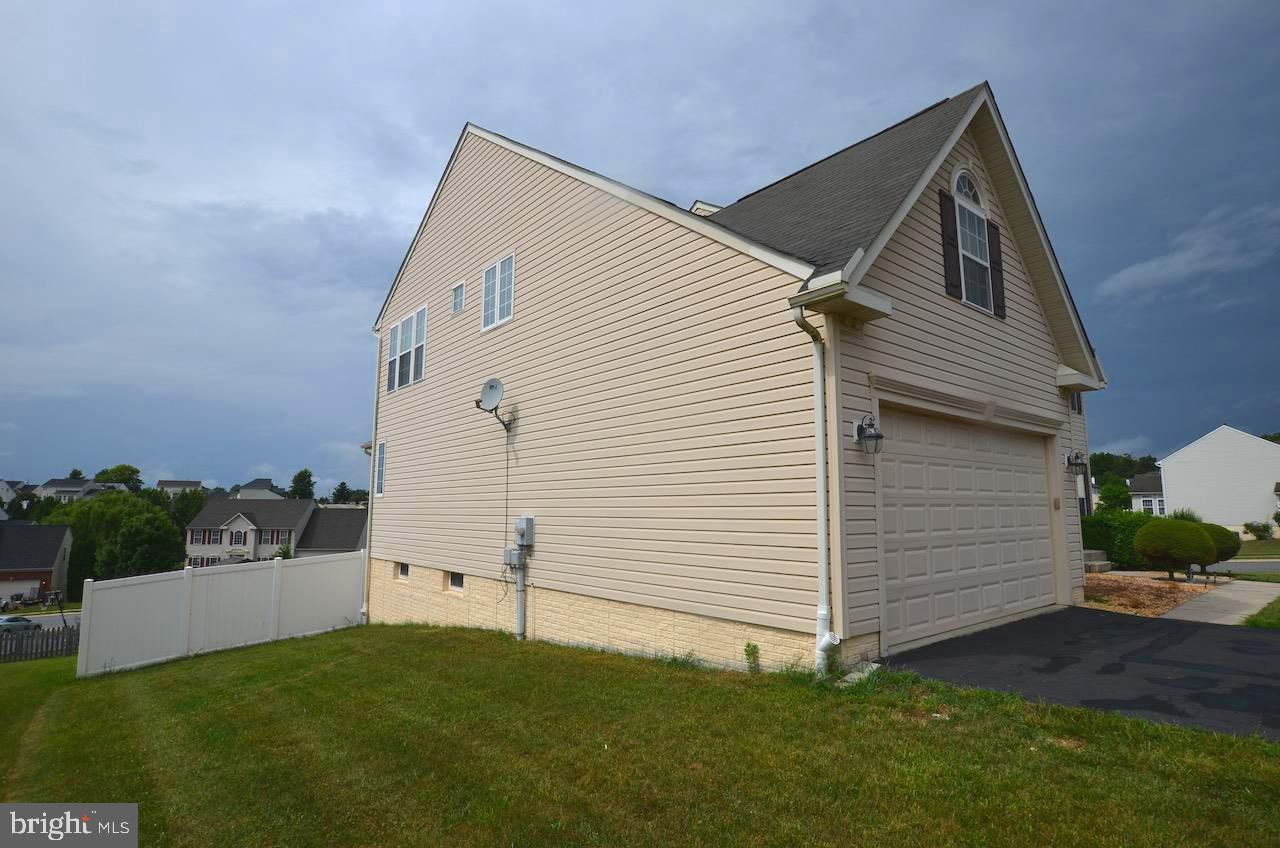 35 Nace Drive Hanover, PA 17331 - Photo 3 of 47