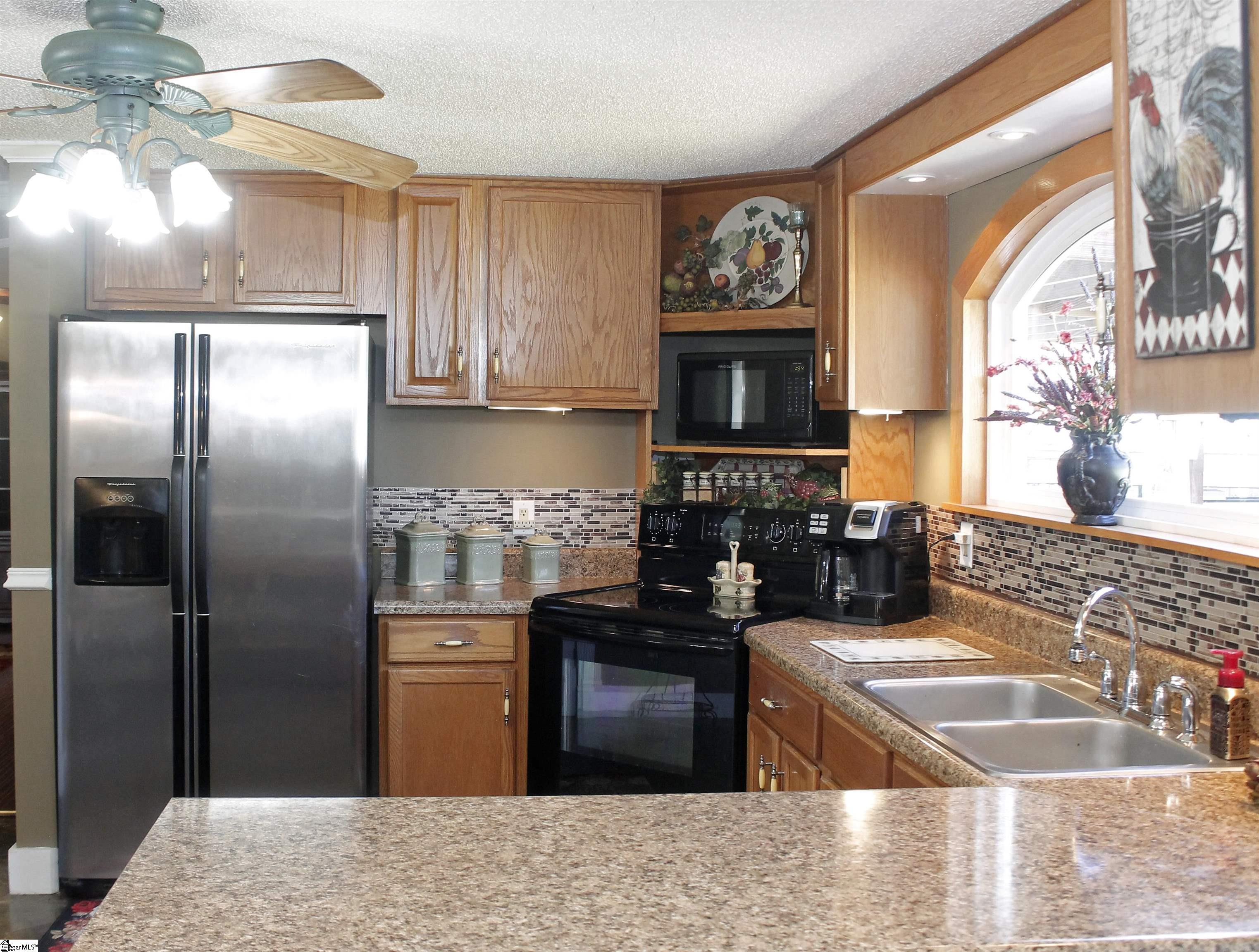 531 Cassell Road Liberty, SC 29657 - Photo 8 of 27